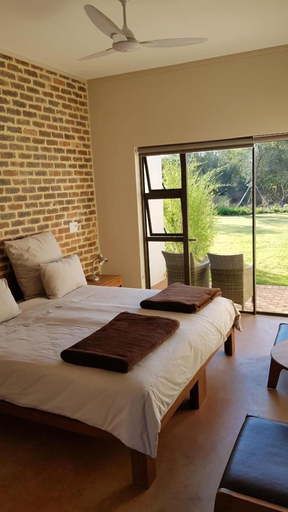 Bedroom 3, Esther's Country Lodge, West Rand