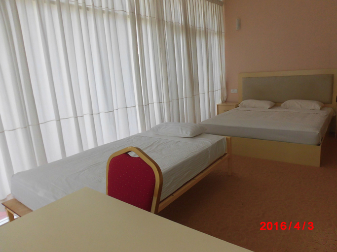 Bedroom 4, Grindlays Regency Hotel, Warakapola