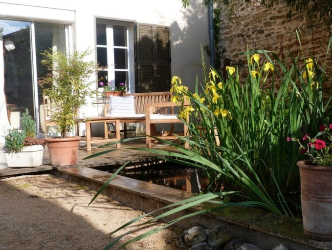 Exterior & Views 2, Le Clos des Oliviers, Saône-et-Loire