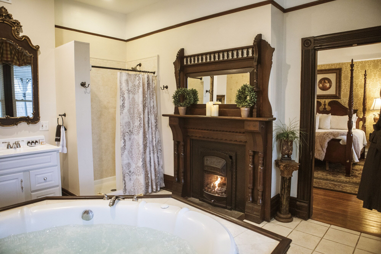 Bathroom 3, Biltmore Village Inn B&B, Buncombe