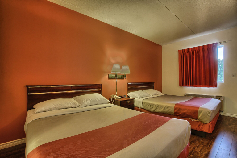 Bedroom 4, Motel 6 Windsor, ON, Essex