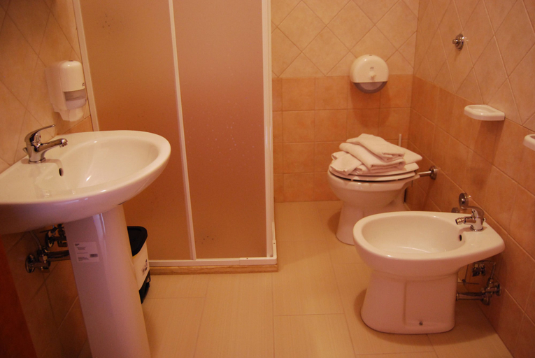 Bathroom 4, Tenuta Madre Terra Resort, Crotone