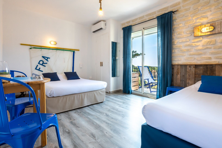 Bedroom 4, Hôtel Almanarre Plage, Var