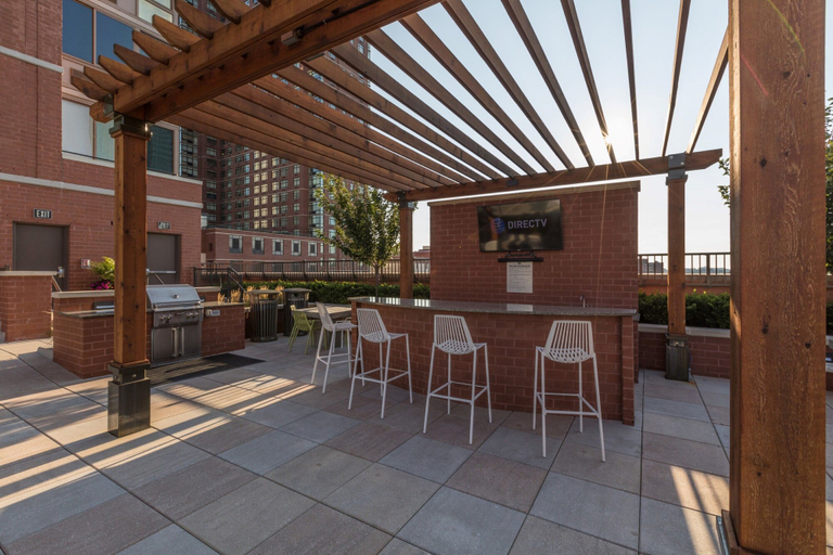 Food & Drinks 4, Bluebird Suites near Newport Center, Jersey City