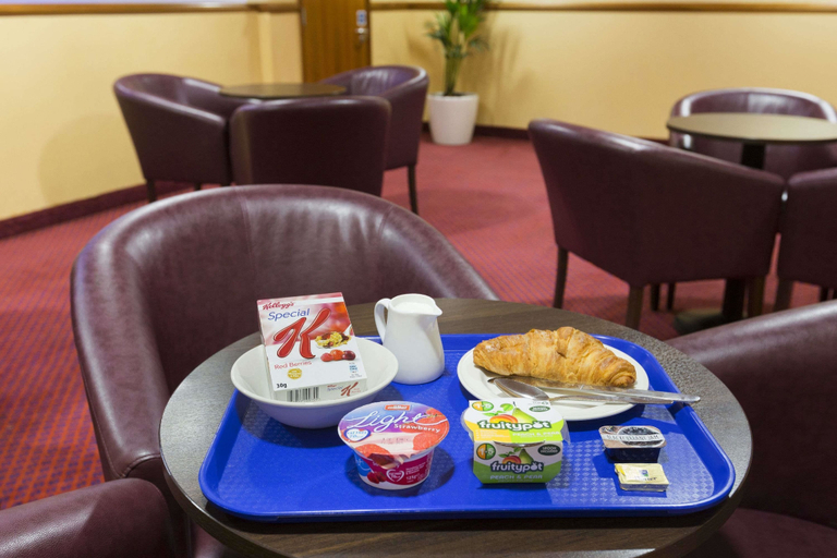 Food & Drinks 5, Days Inn by Wyndham Stevenage North, Hertfordshire