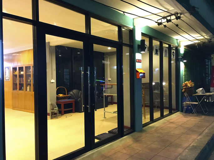 Exterior & Views 2, Urban Hostel Bangkok, Bang Rak