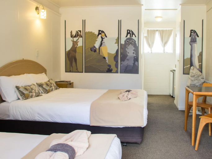 Bedroom 3, Alpha Motor Inn, Palmerston North
