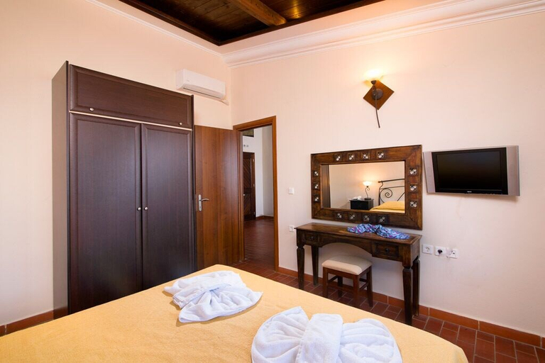 Bedroom 4, Kallisti Hotel, East Macedonia and Thrace