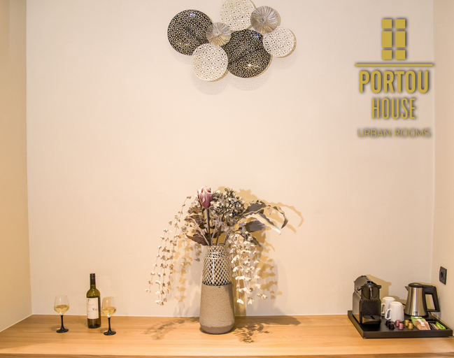 Others 4, Portou House, Crete