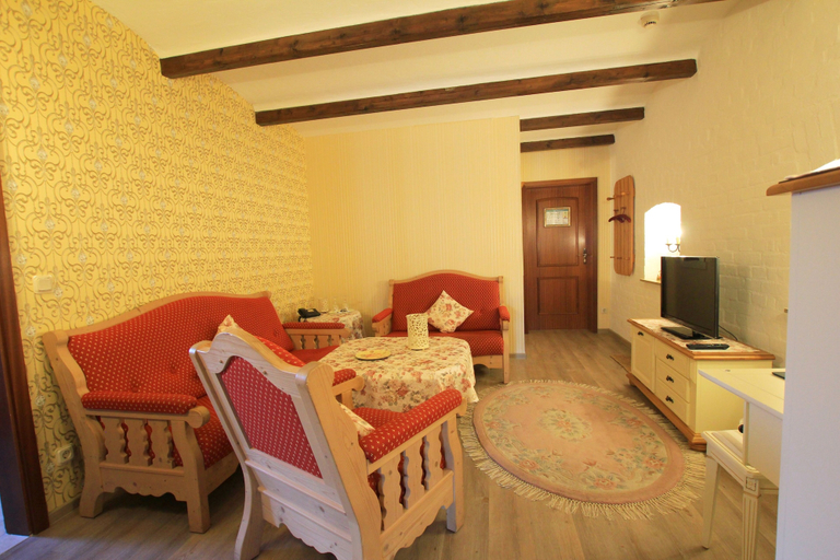 Bedroom 2, Landhaus & Burg Hotel Romantik, Gotha