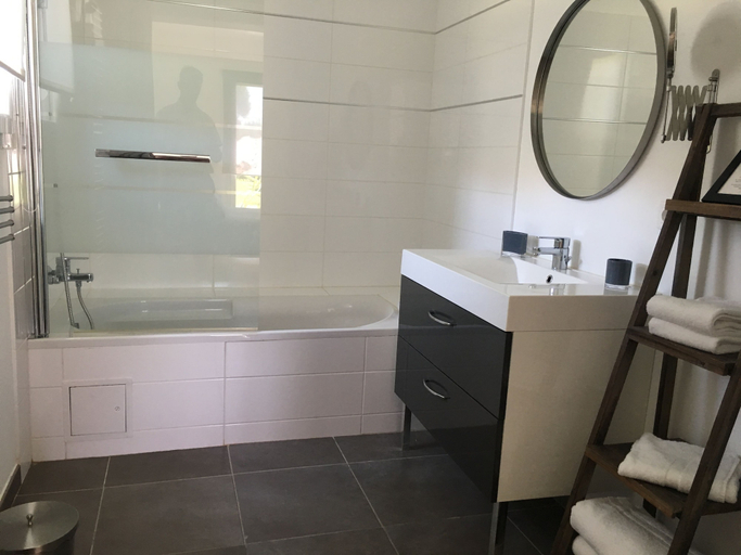 Bathroom 4, Résidence Premium Les Villas de Porto Vecchio, Corse-du-Sud
