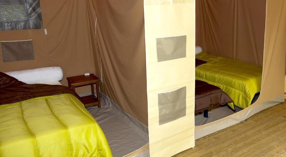 Bedroom 2, Camping de Matour, Saône-et-Loire