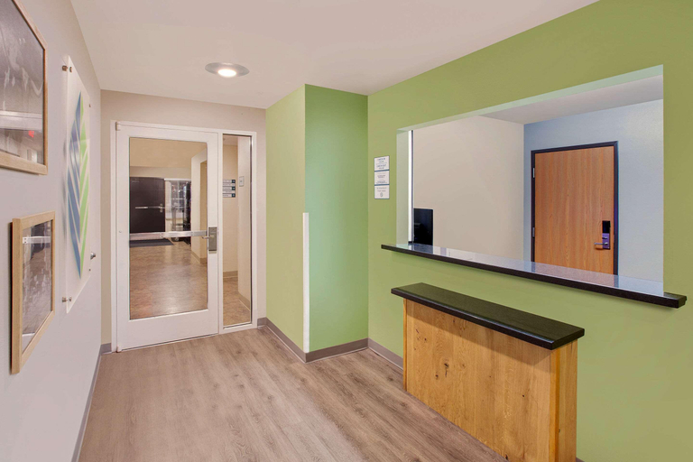 Public Area 2, WoodSpring Suites Brownsville, Cameron