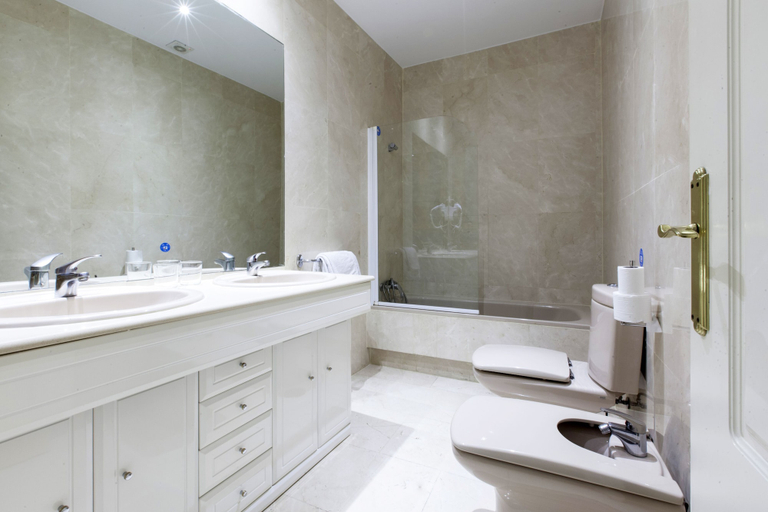 Bathroom 5, Hostal Castilla II - Puerta del Sol, Madrid