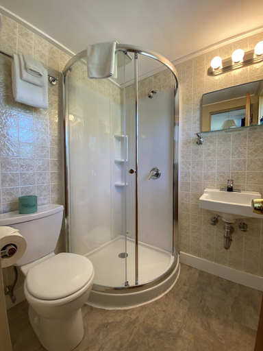 Bathroom 4, School House Inn, Carroll