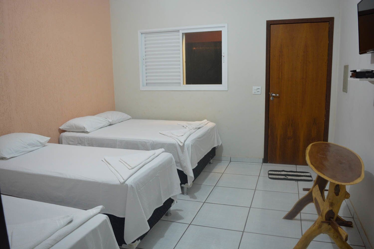Bedroom 2, Pousada Jardim do Cerrado e Agência, Nobres