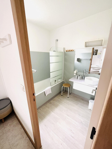 Bathroom 3, Hotel Rose des vents, Ardèche