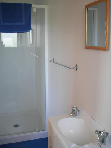 Bathroom 3, The White Elephant Accommodation, Tasman