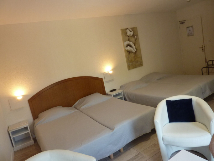 Bedroom 4, Hôtel La Renommée, Yonne