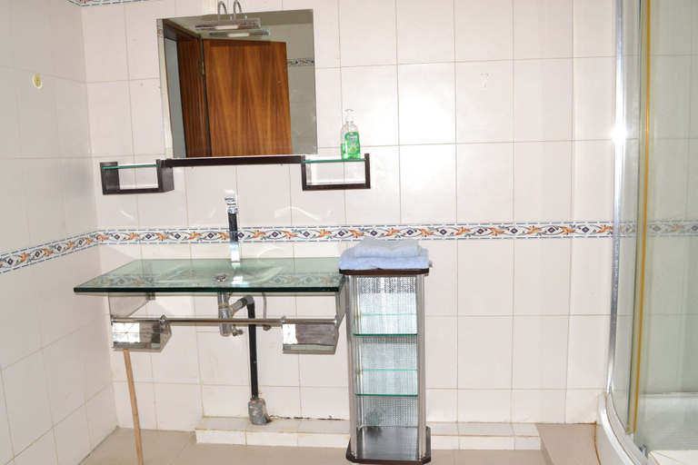 Bathroom 4, Maria Hotel, Dakar