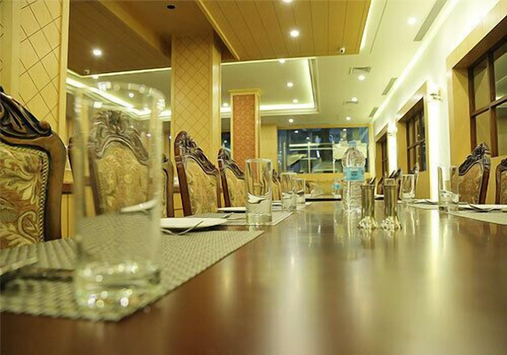 Food & Drinks 5, Hotel Roma Kristo, Devbhumi Dwarka