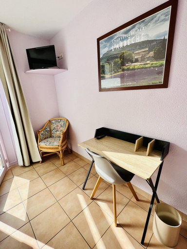 Others 5, Hotel Rose des vents, Ardèche