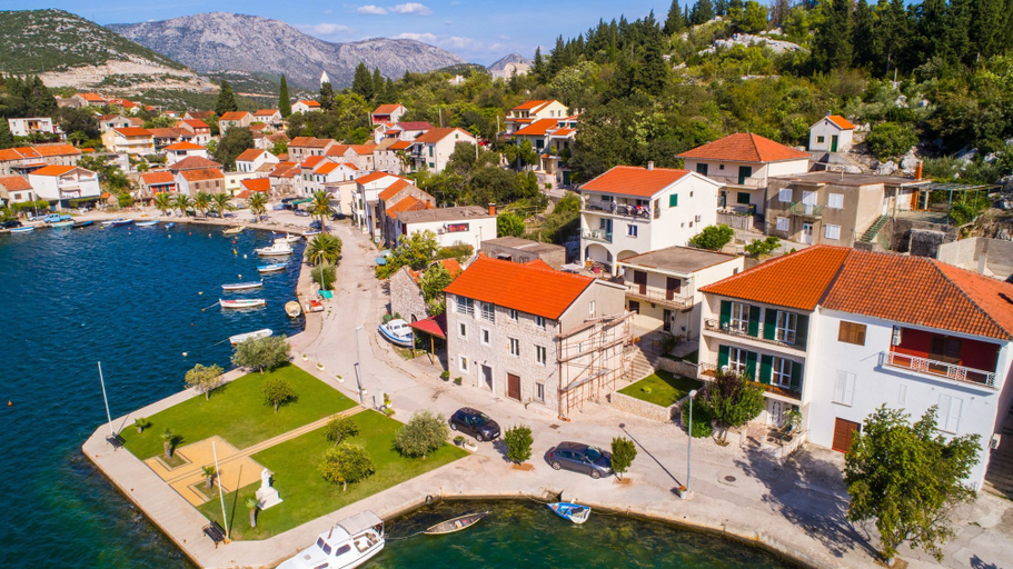 Exterior & Views 2, House Ljilja, Ploče