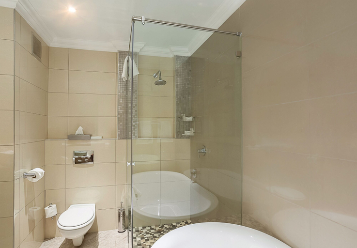 Bathroom 4, Glenburn Lodge & Spa, West Rand