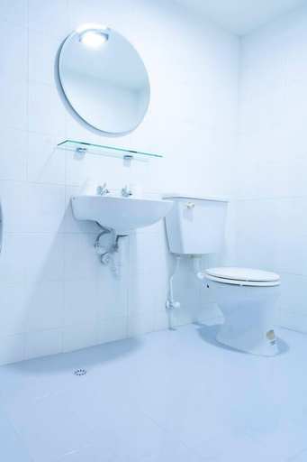 Bathroom 3, MuLan Light Inn, Tainan
