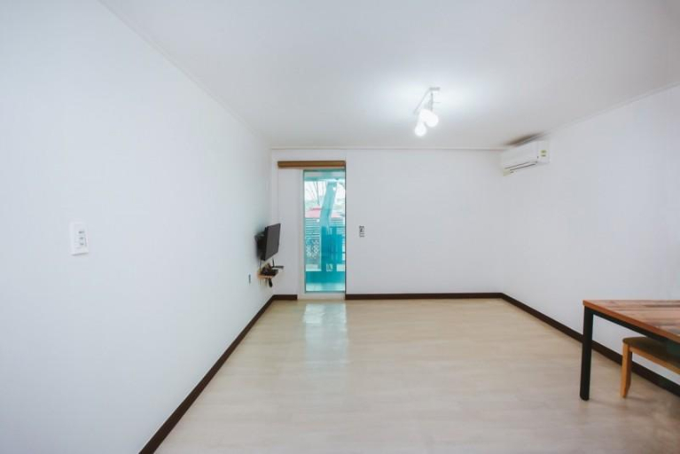 Others 4, Taean (Anmyeondo) Sky and Sea Pension, Taean