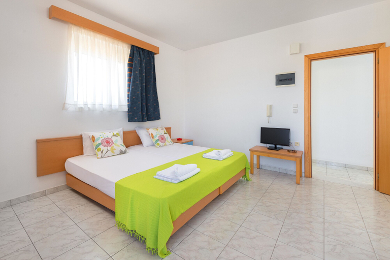 Bedroom 4, Yiannis Apartments, South Aegean