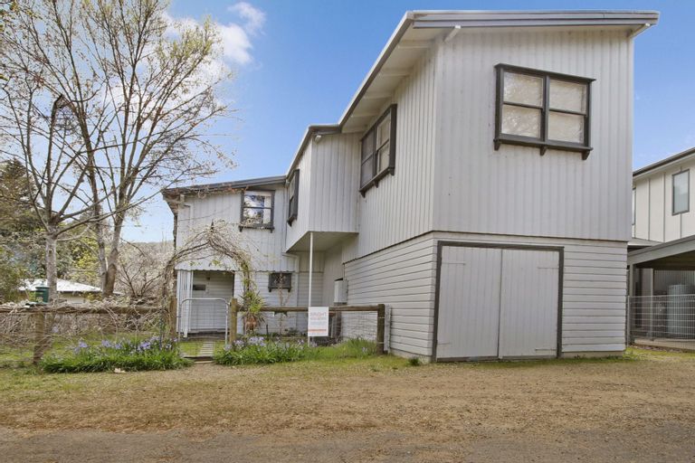 Exterior & Views 2, Le Chateau - Centrally located, Alpine - East