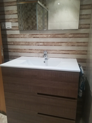 Bathroom 5, El Fondon, Asturias