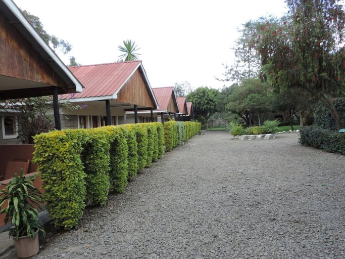 Others 3, Lions Court Lodge, Kieni