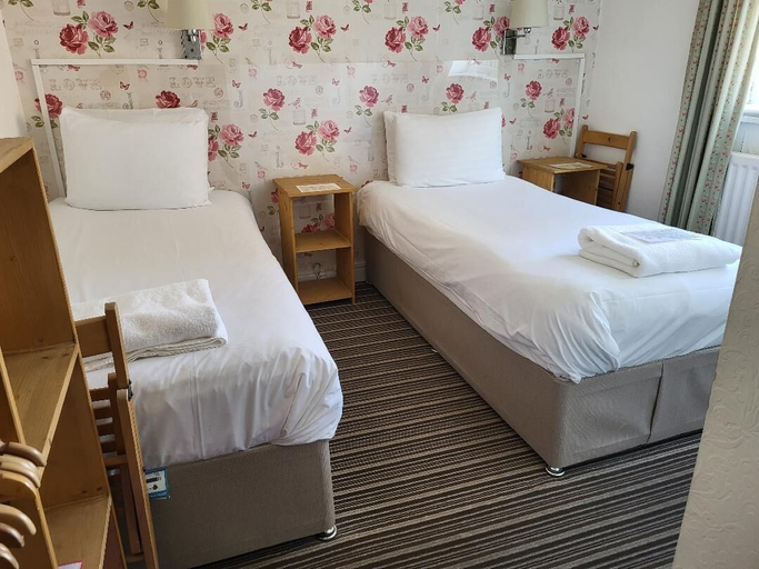 Bedroom 4, North Parade Seafront Accommodation, Lincolnshire