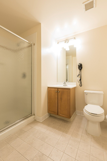 Bathroom 3, Bluebird Suites near Newport Center, Jersey City