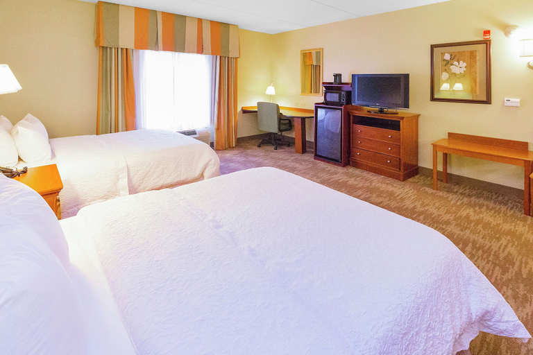 Bedroom 3, Hampton Inn & Suites Blairsville, Indiana