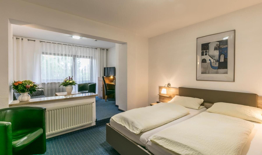 Bedroom 3, Hotel Bären, Breisgau-Hochschwarzwald