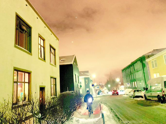 Exterior & Views
