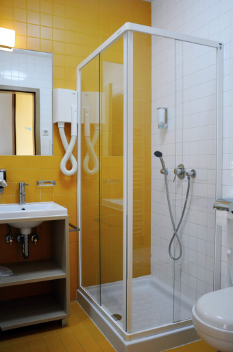 Bathroom 3, Hotel Celjska Koca, Celje
