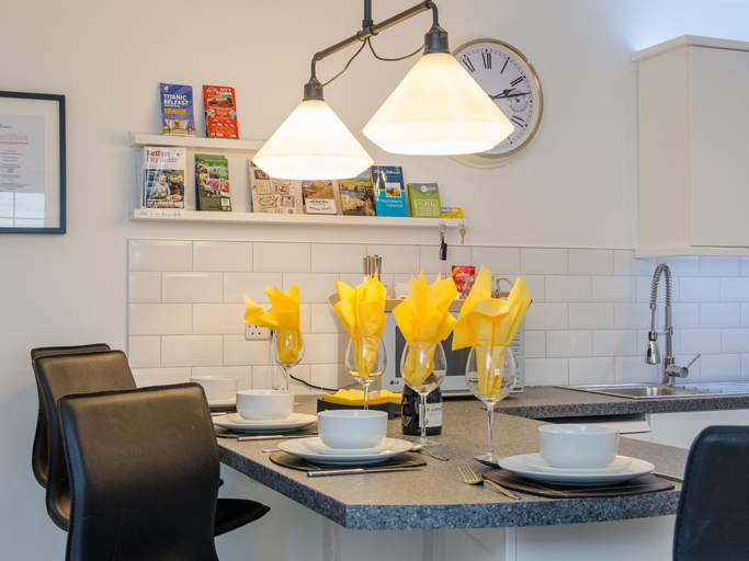 Food & Drinks, Central Belfast Apartments: Alfred Street, Belfast
