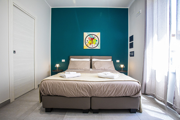 Bedroom 2, Garibaldi 136, Napoli