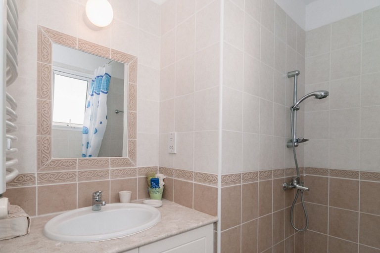 Bathroom 4, Villa Mozart
