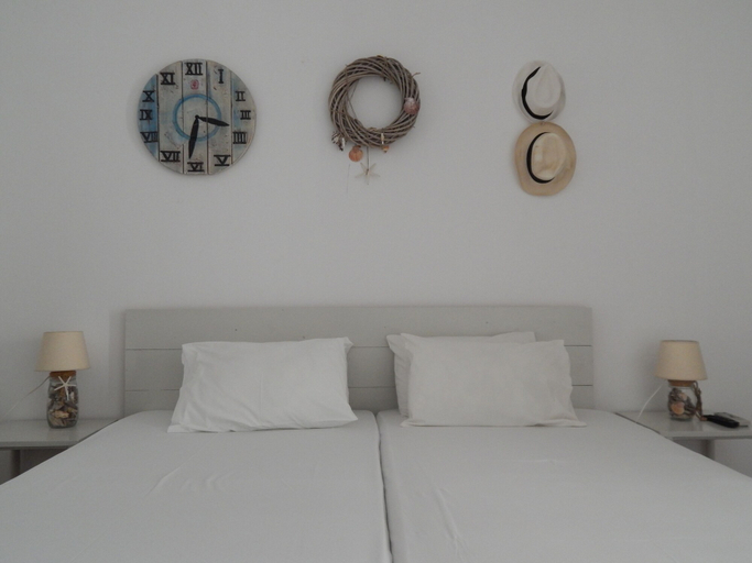 Bedroom 5, Hotel Helmos, South Aegean