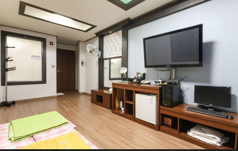 Others 5, The Sharp Motel, Tongyeong