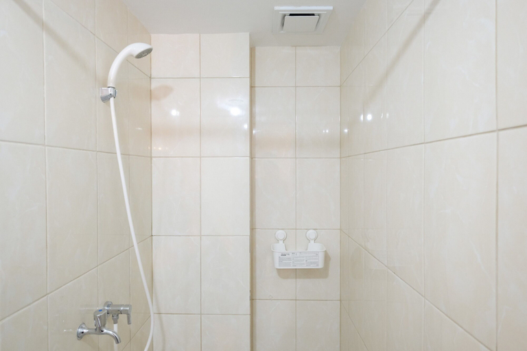 Bathroom 3, Modern and Bright 2BR Springlake Apartment, Bekasi