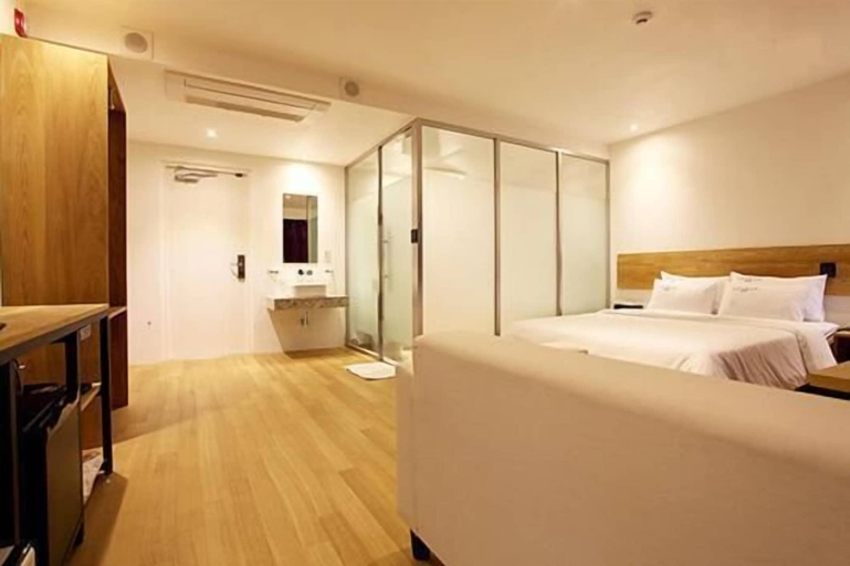 Bedroom 2, Lavilla Hotel, Eun-pyeong
