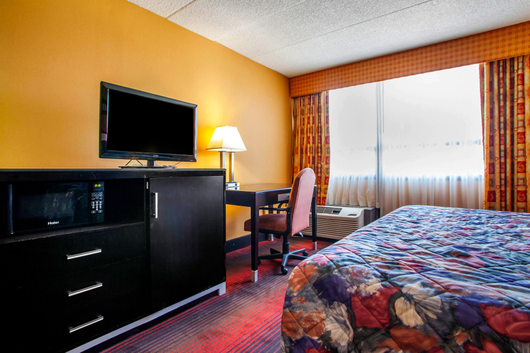 Bedroom 3, Rodeway Inn Meadowlands, Secaucus