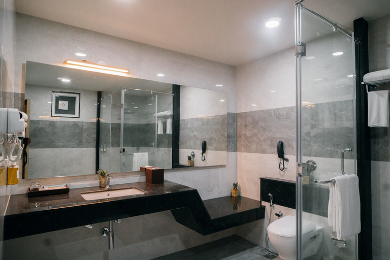 Bathroom 4, Playotel Premier Guna, Guna