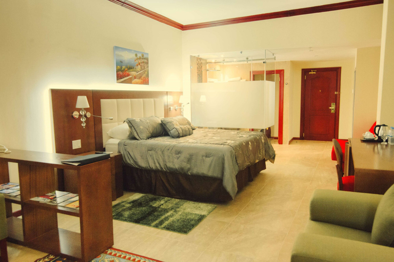 Bedroom 2, Ramada Georgetown Princess Hotel, Eccles / Ramsburg
